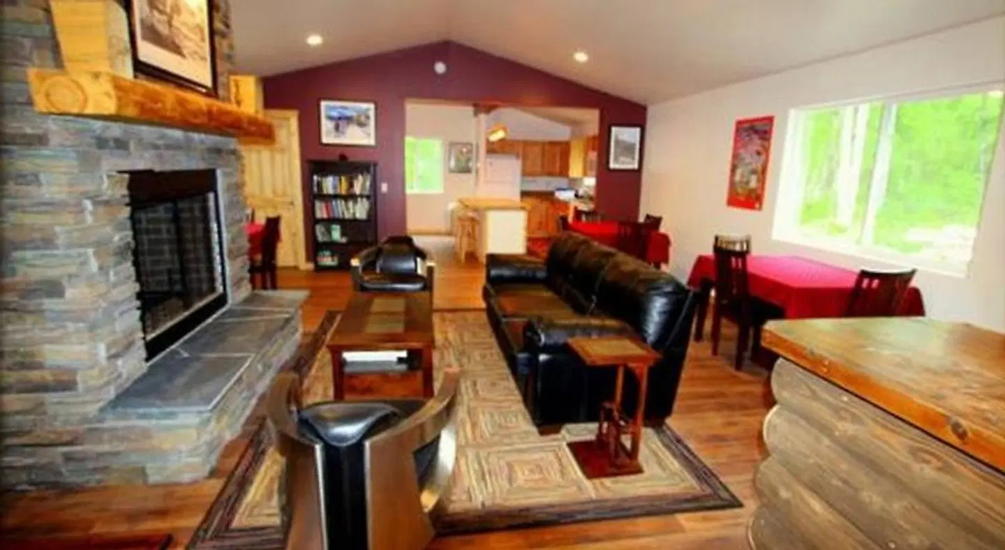 Talkeetna Wilderness Lodge and Cabin Rentals Bar