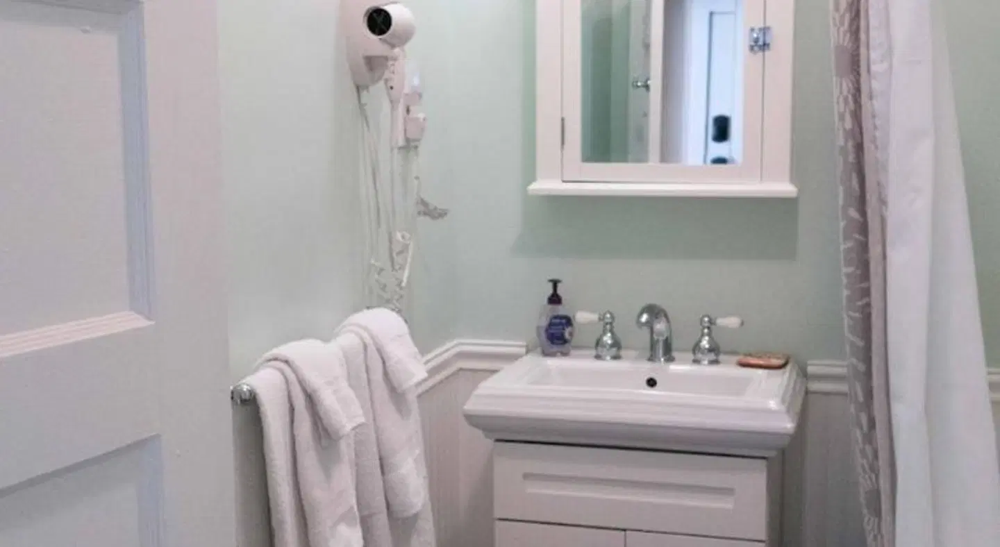 Sauerdough Lodging Badezimmer