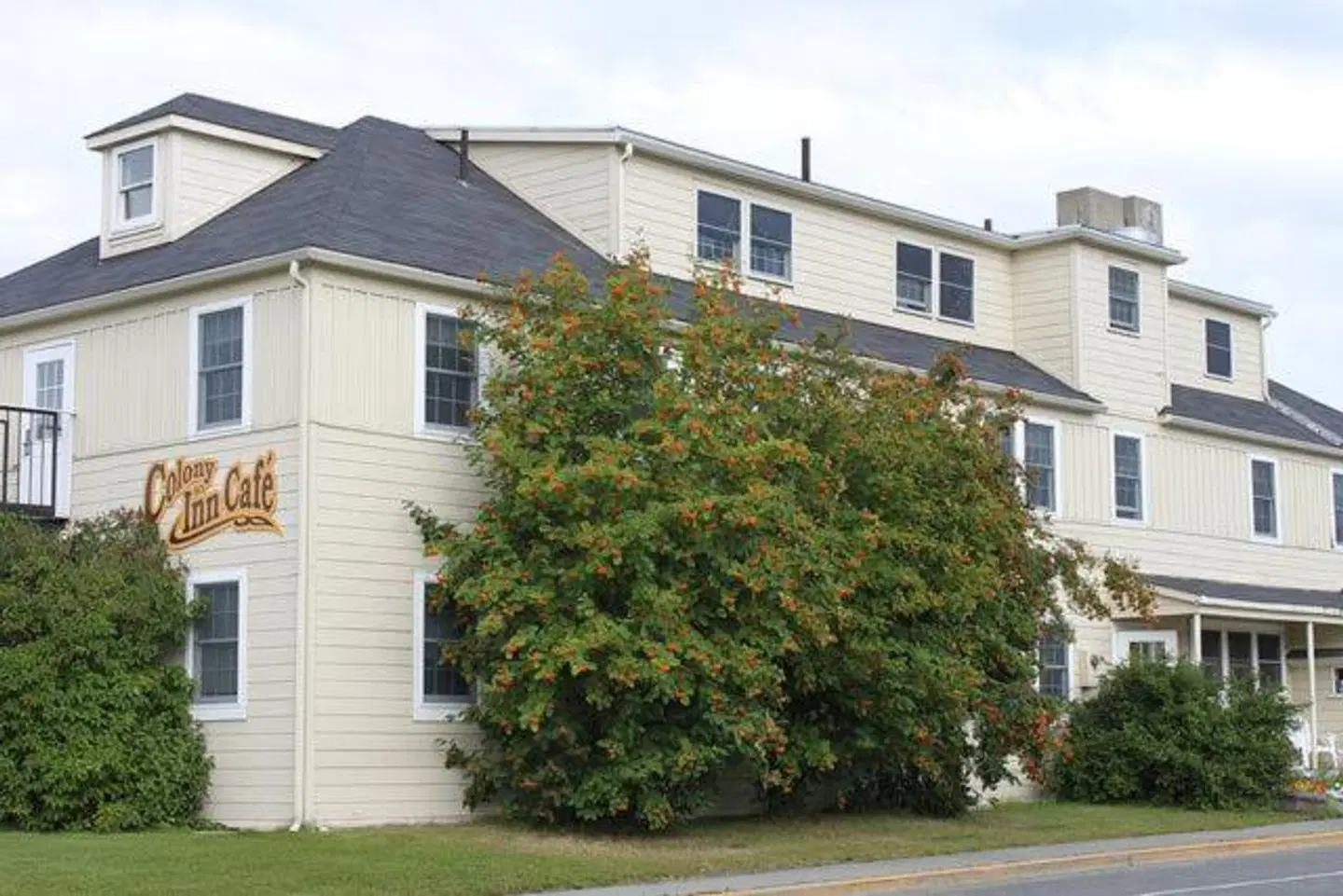 Colony Inn EXTERIOR