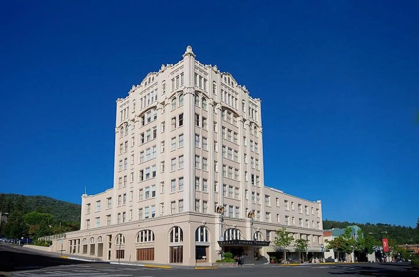 Ashland Springs Hotel EXTERIOR
