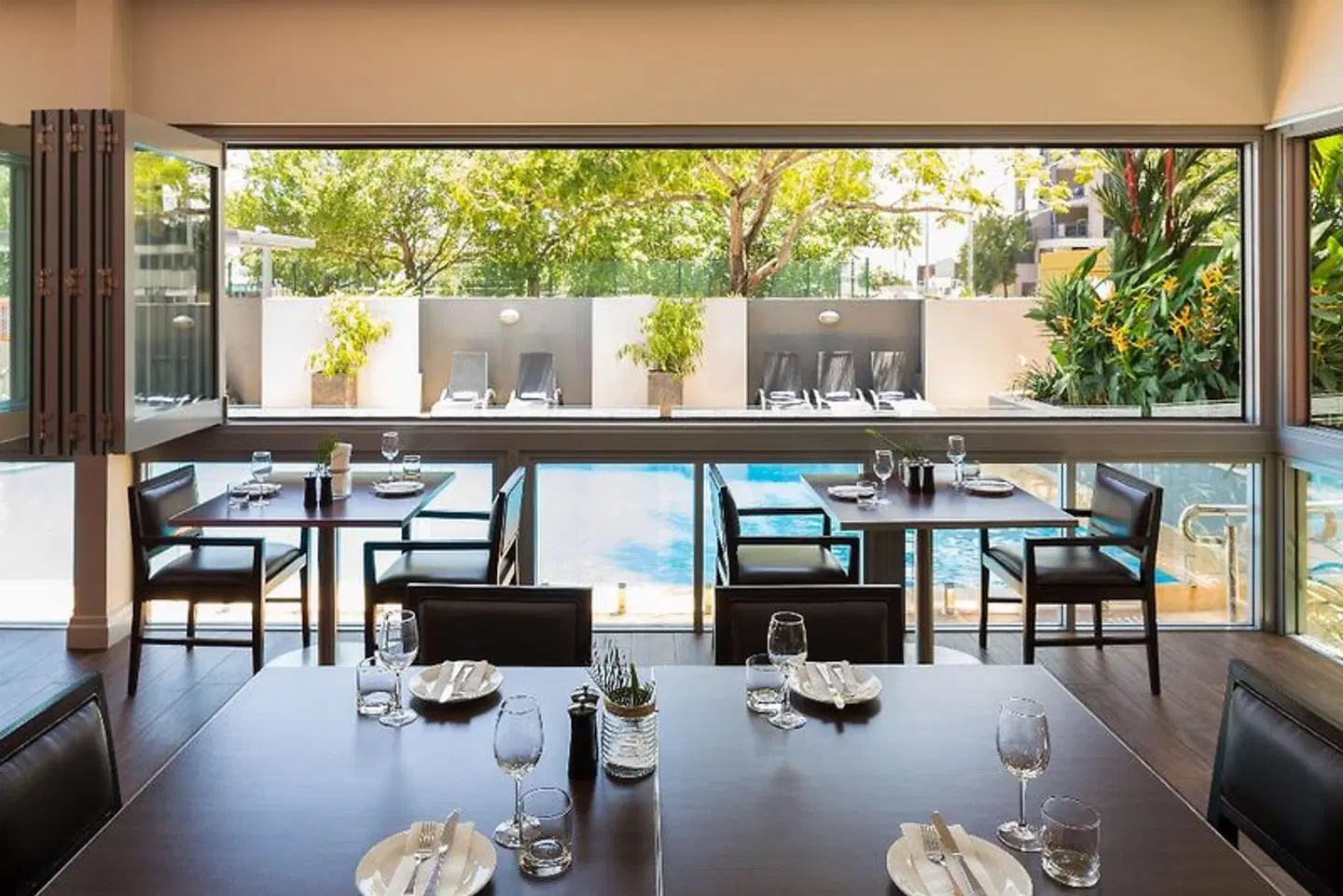 Courtyard By Marriott Darwin Hotel Restaurant