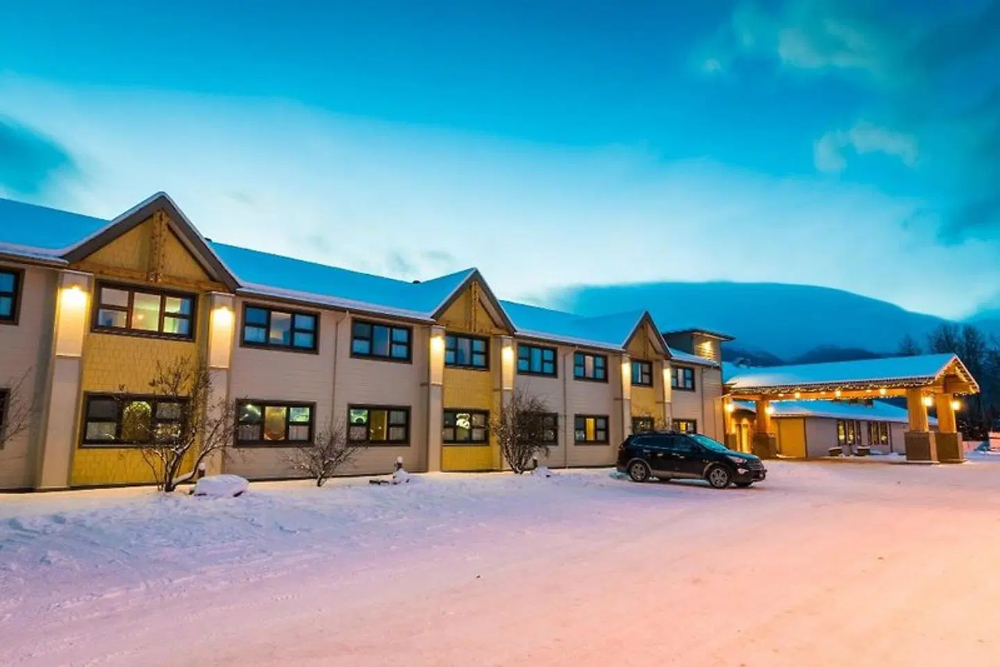 Prestige Hudson Bay Lodge EXTERIOR