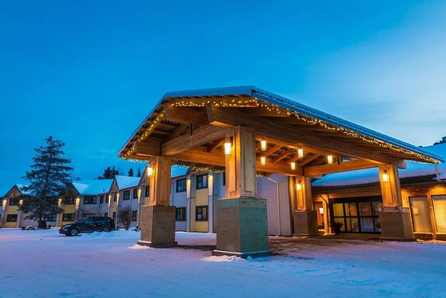 Prestige Hudson Bay Lodge EXTERIOR