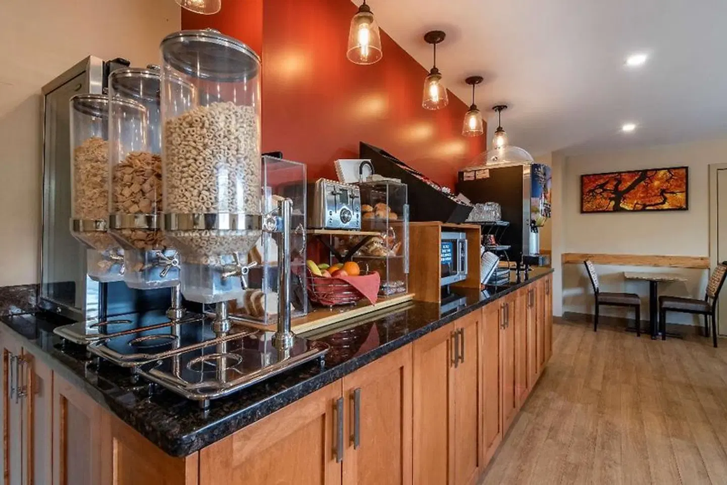 SureStay Plus Hotel by Best Western Salmon Arm Bar