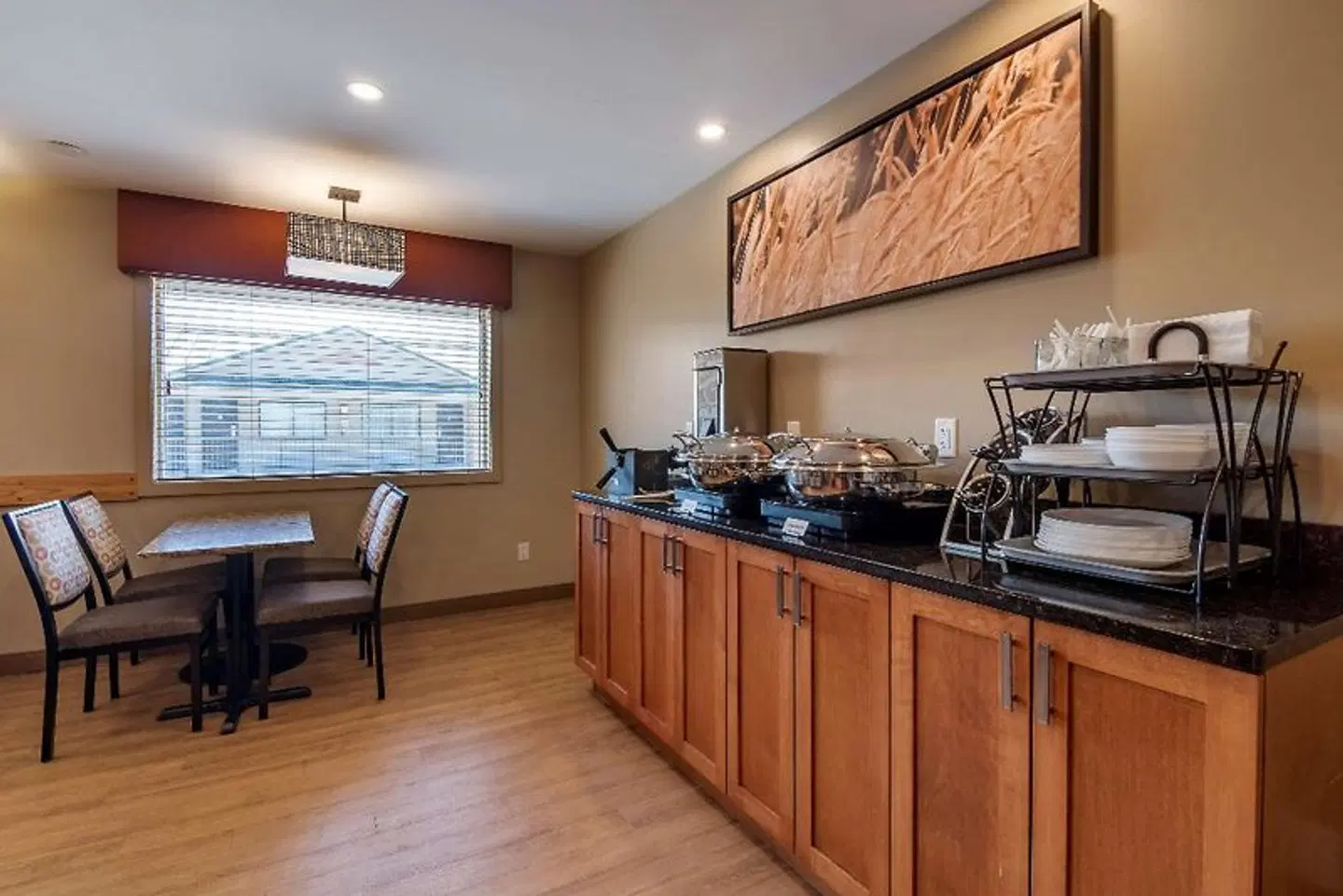 SureStay Plus Hotel by Best Western Salmon Arm Restaurant