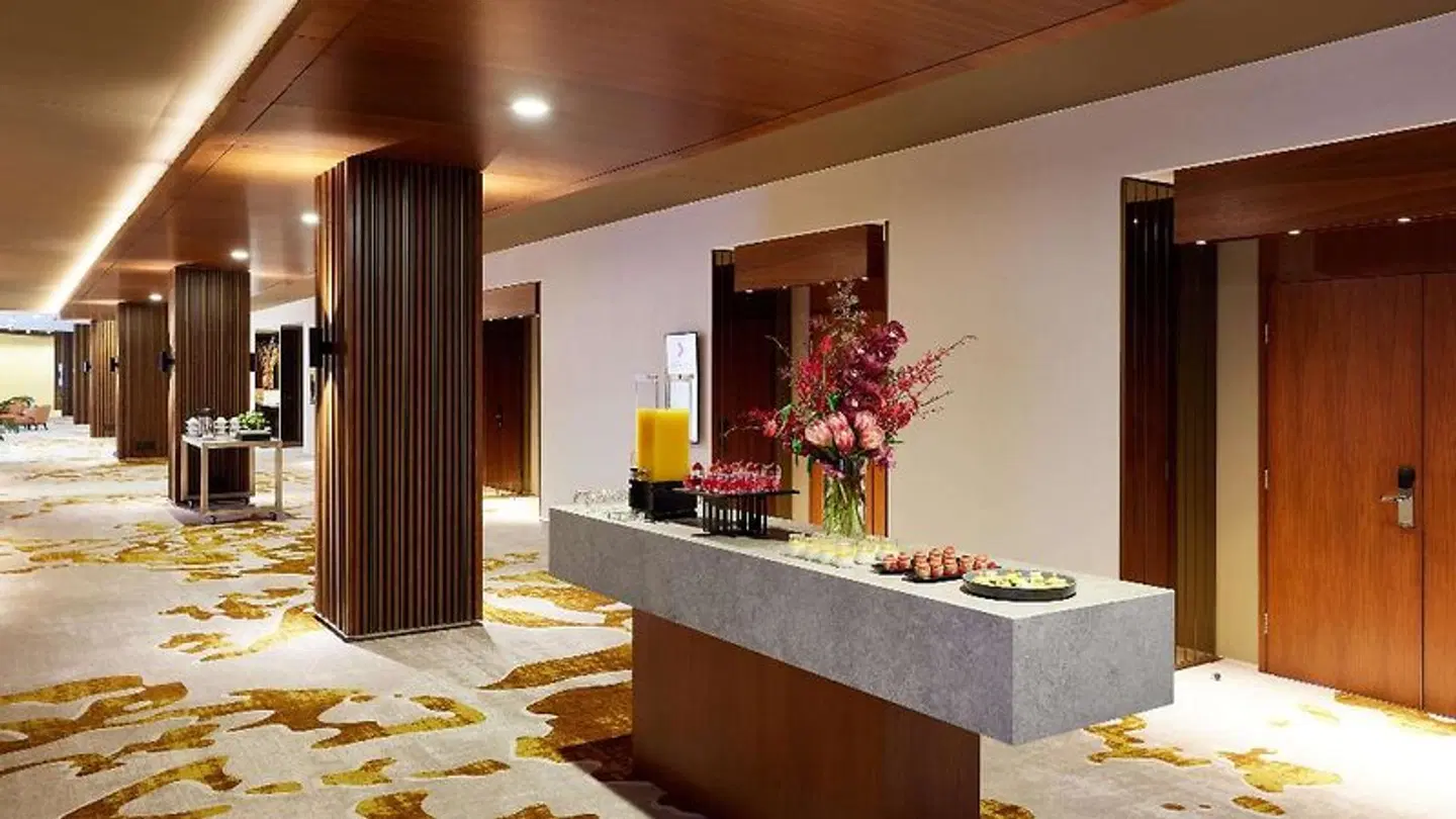 Parkroyal Melbourne Airport Bar