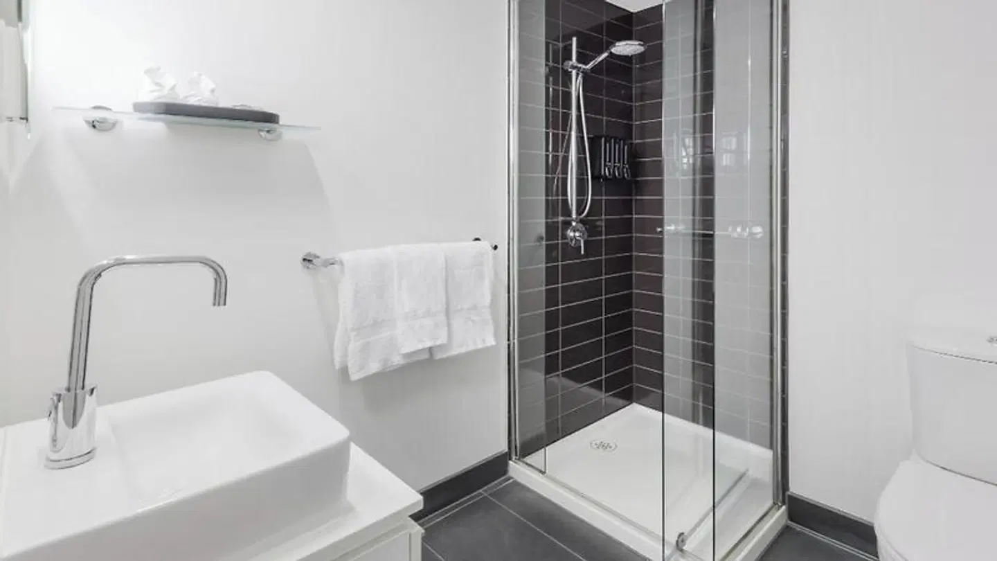 Naima Hotel Badezimmer