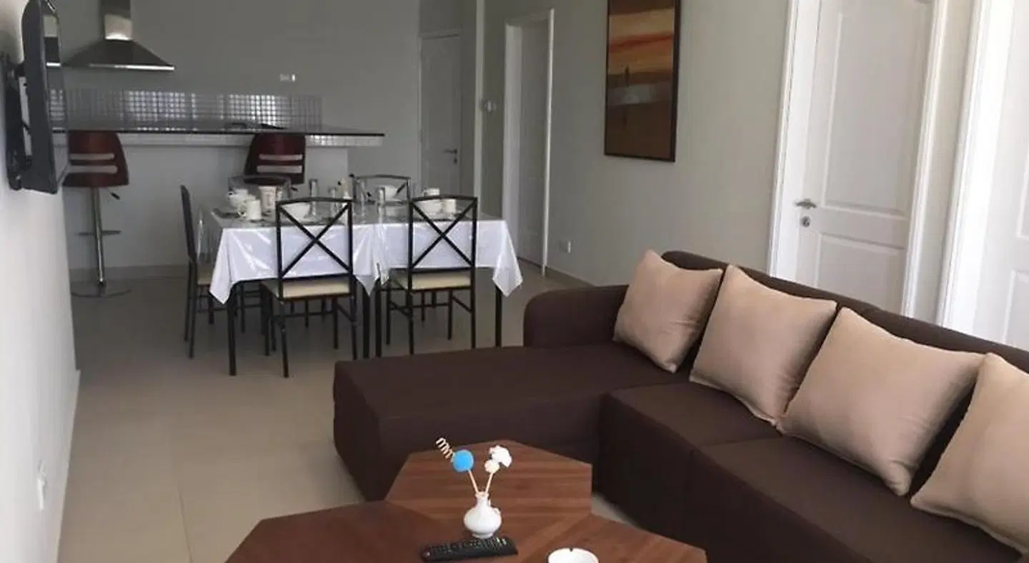 Morison Bay ROOM_EXAMPLE