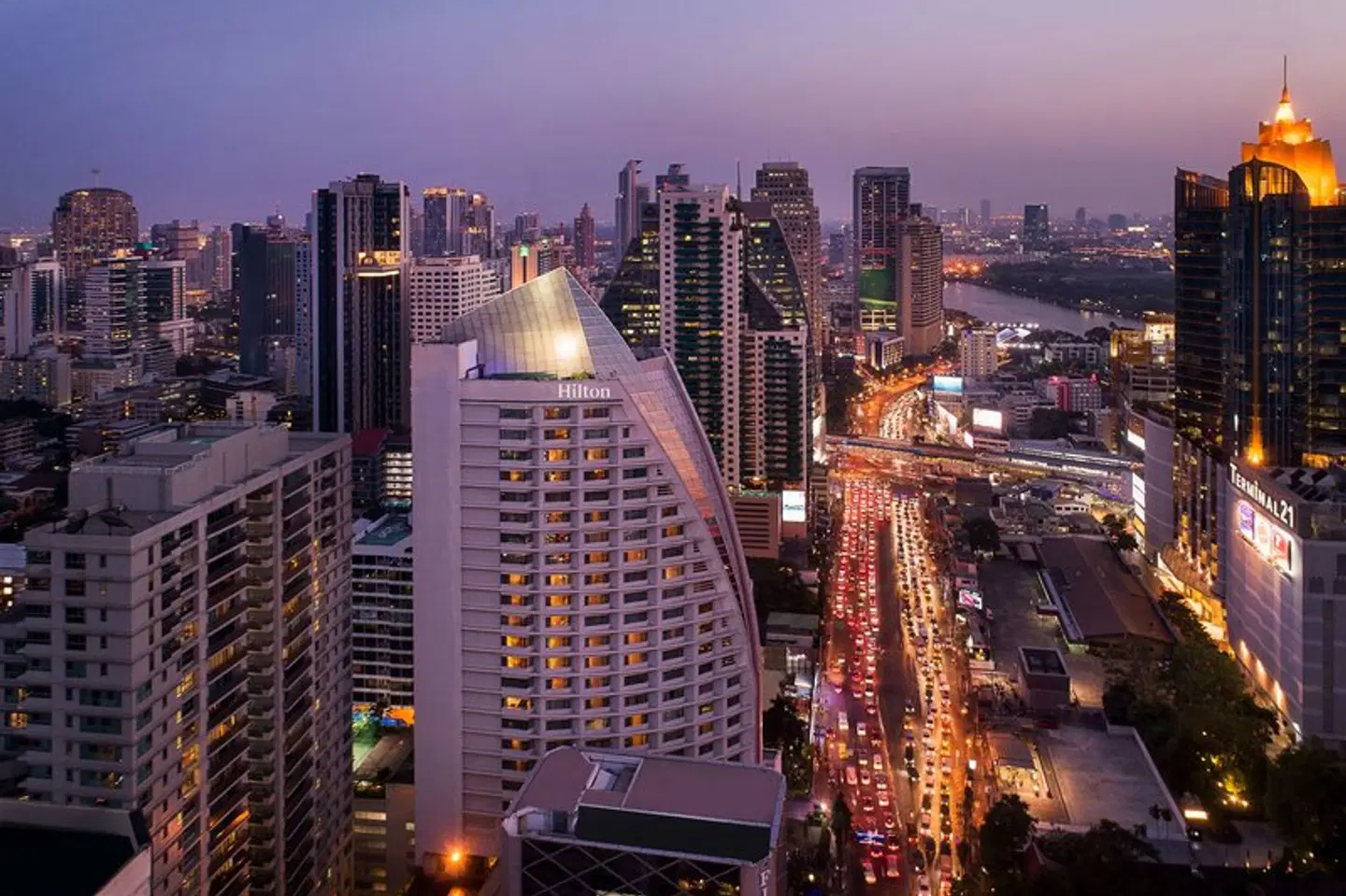 Hilton Bangkok Grande Asoke EXTERIOR