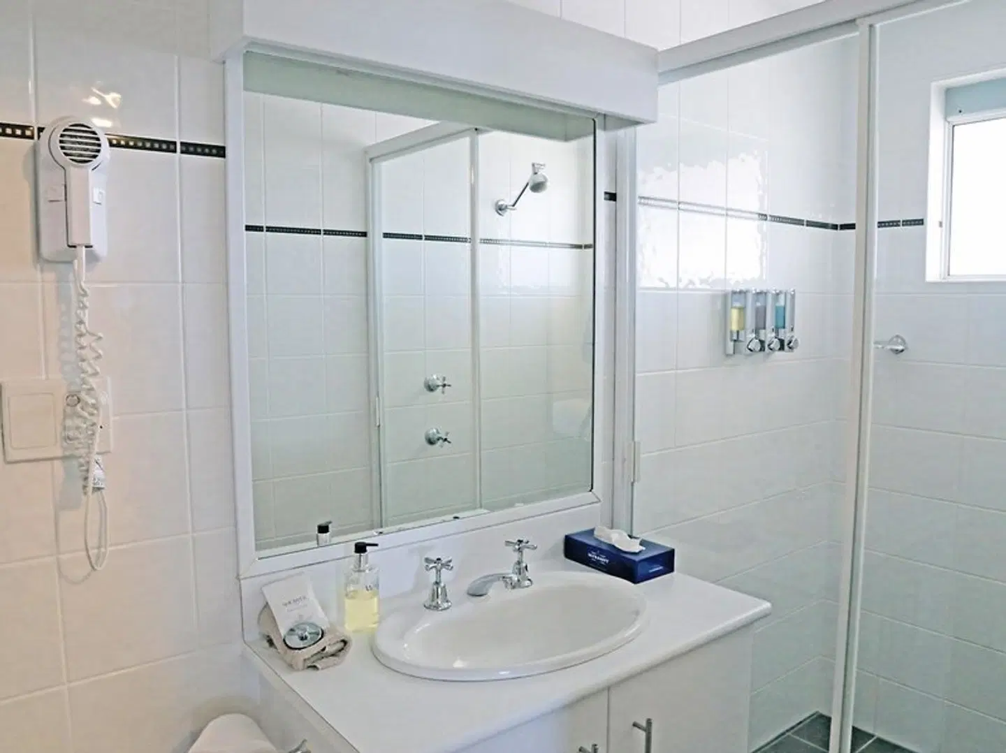 Amooran Oceanside Apartments and Motel Badezimmer