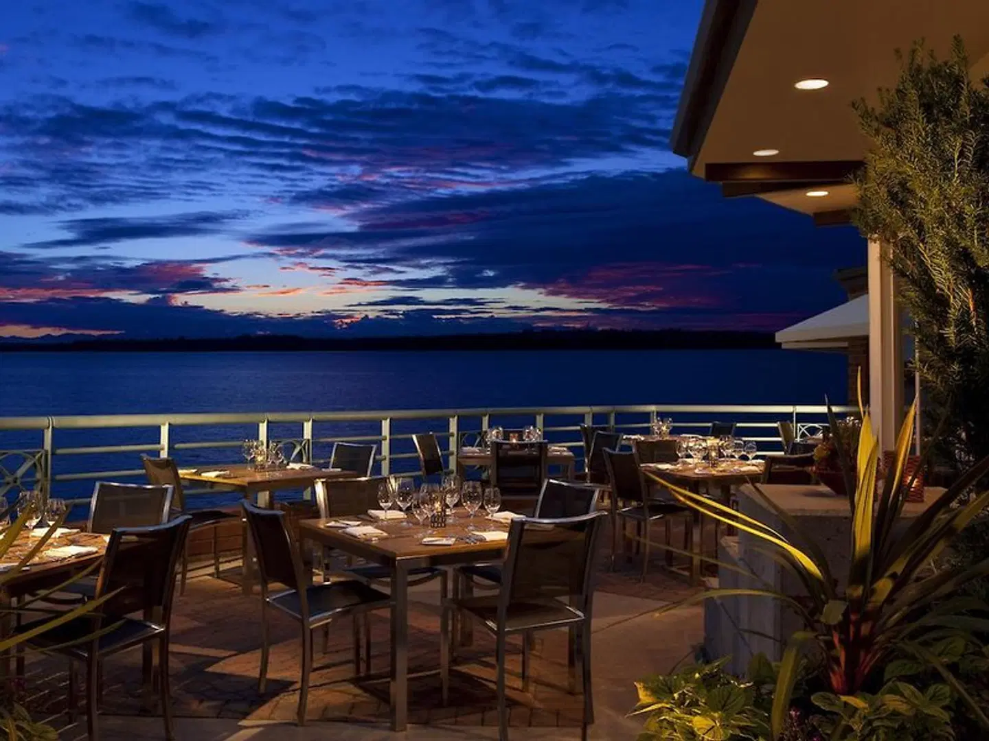 Woodmark Hotel Yacht Club & Spa Restaurant