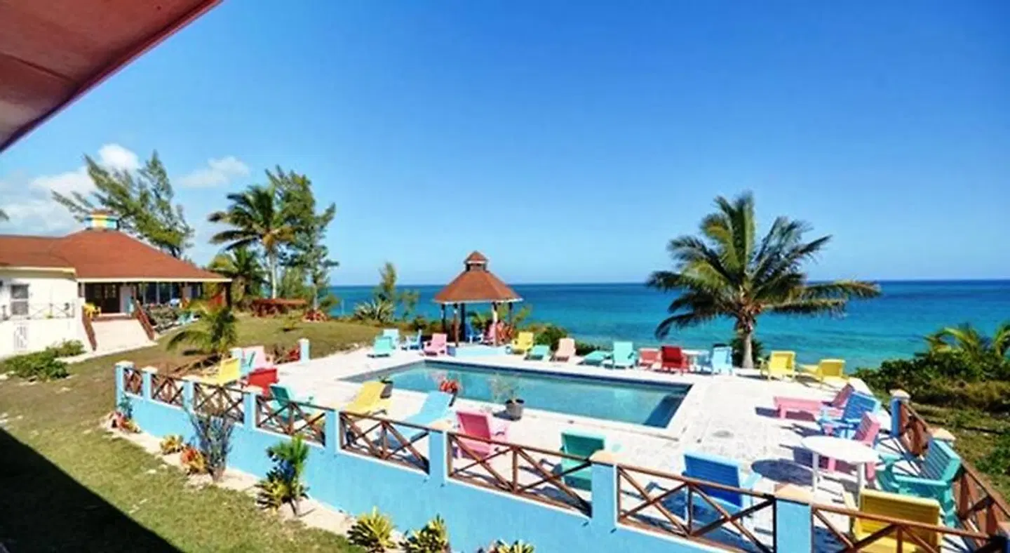 Unique Village OUTDOOR_POOL