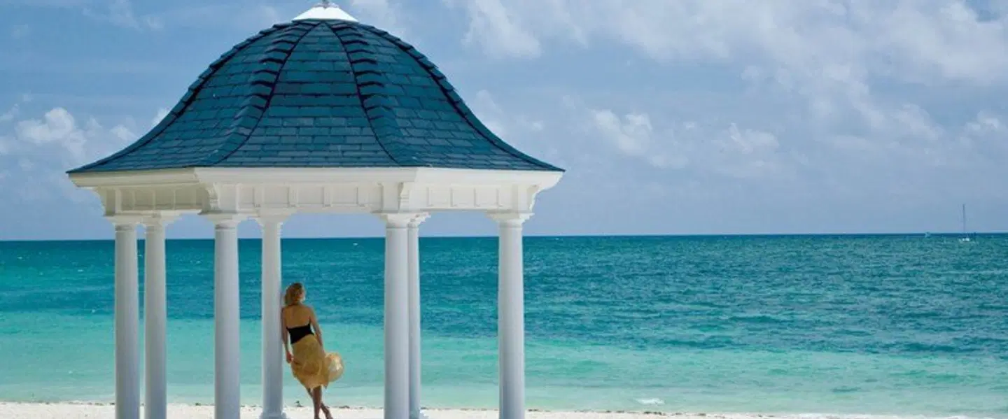 Lighthouse Pointe at Grand Lucayan Resort Strand