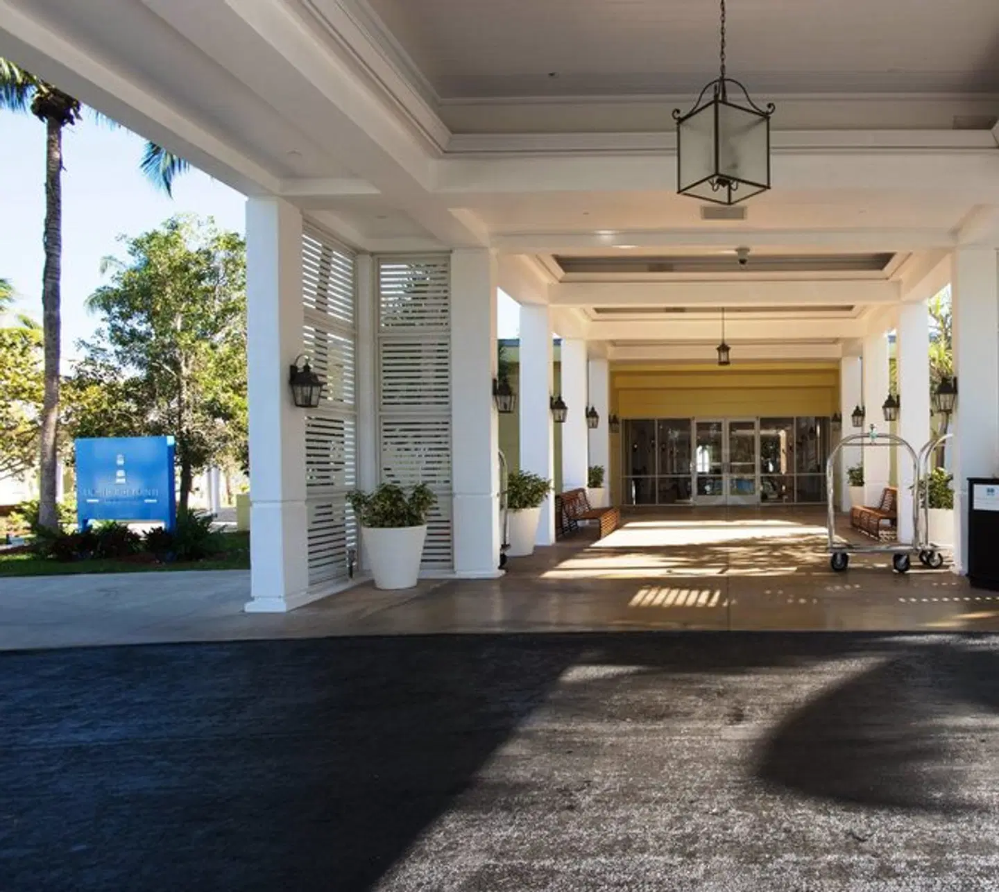 Lighthouse Pointe at Grand Lucayan Resort LOUNGE_LOBBY