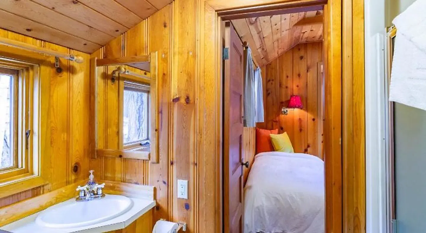 Lake Creek Lodge ROOM_EXAMPLE