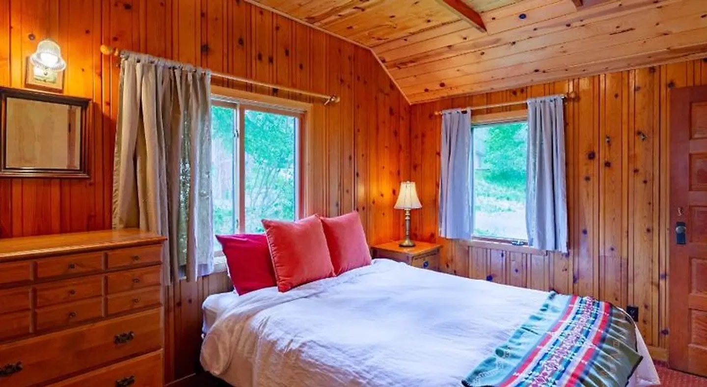 Lake Creek Lodge ROOM_EXAMPLE