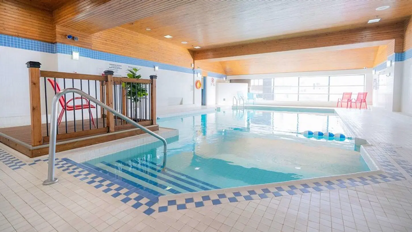 DoubleTree by Hilton Ottawa Downtown Hallenbad
