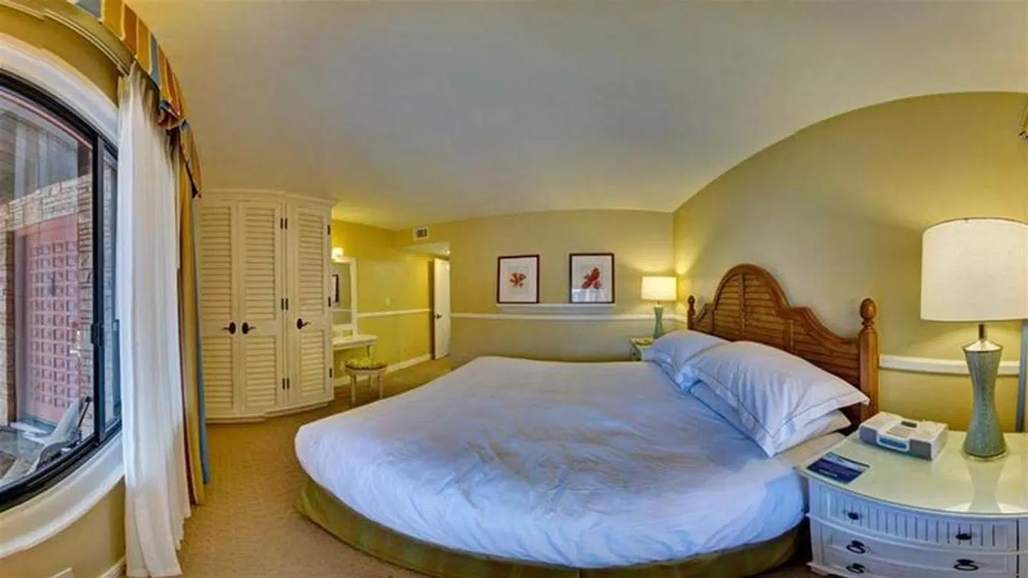 La Jolla Beach & Tennis Club ROOM_EXAMPLE