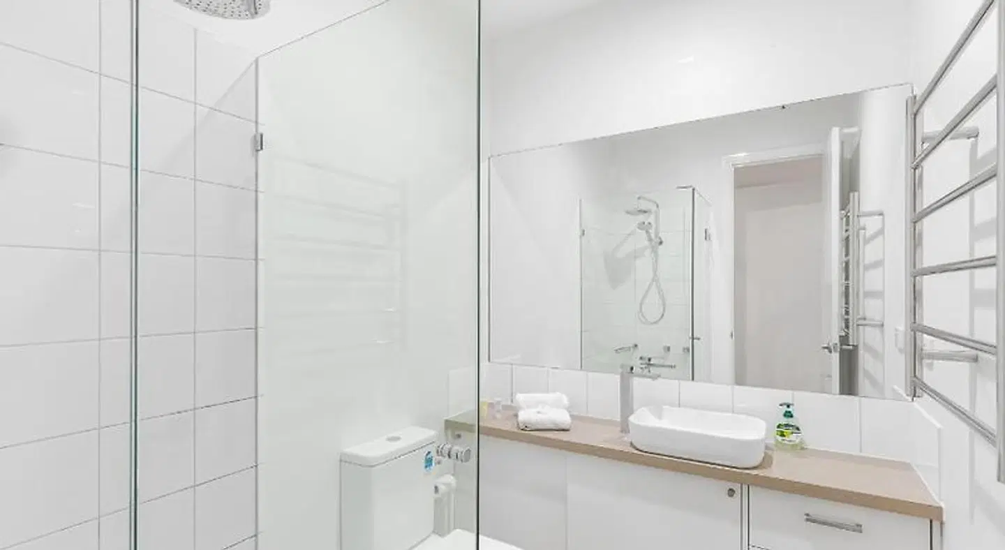 Flinders Lane Apartments Badezimmer