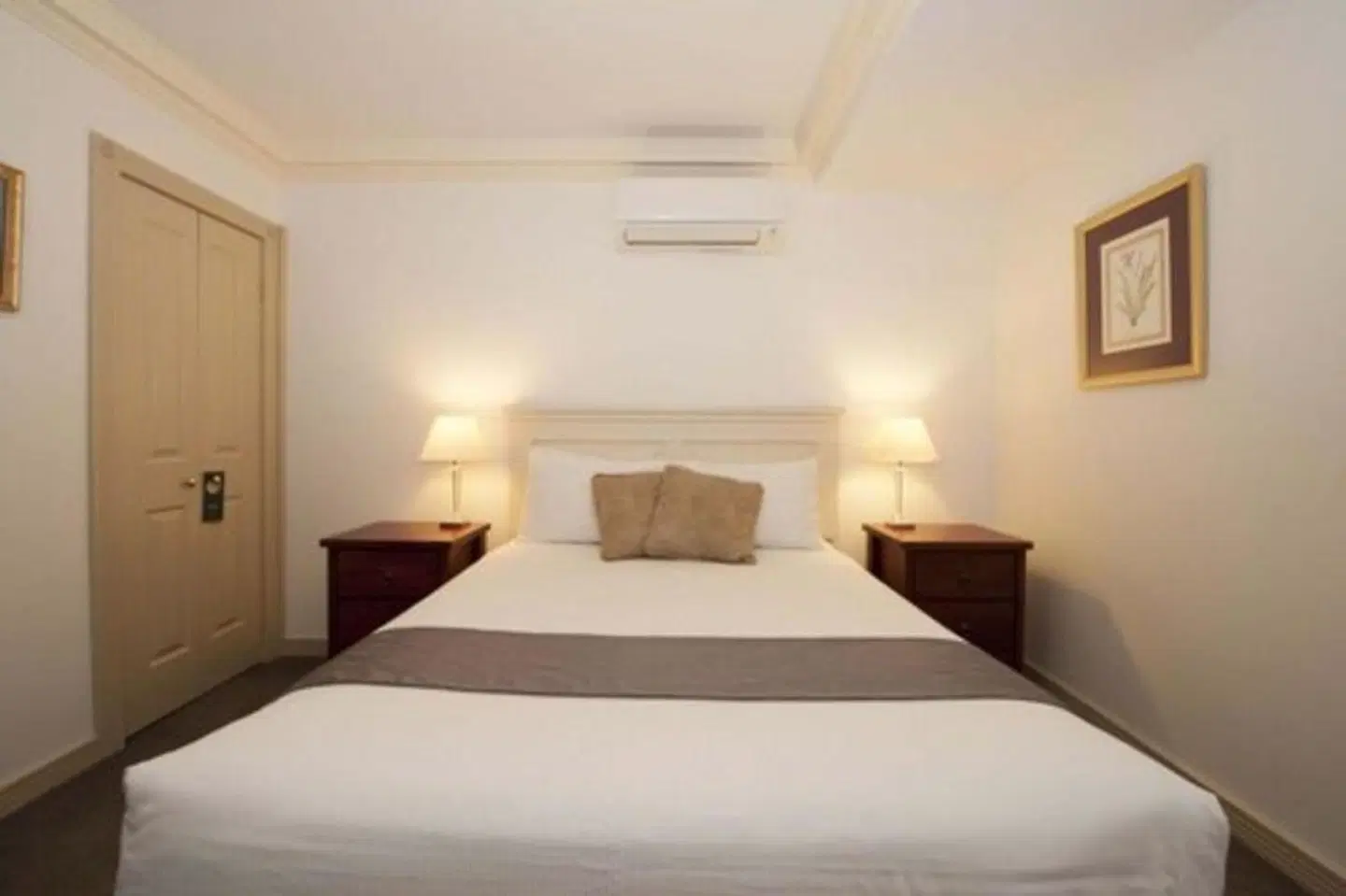 Cobb & Co Court Boutique Hotel ROOM_EXAMPLE