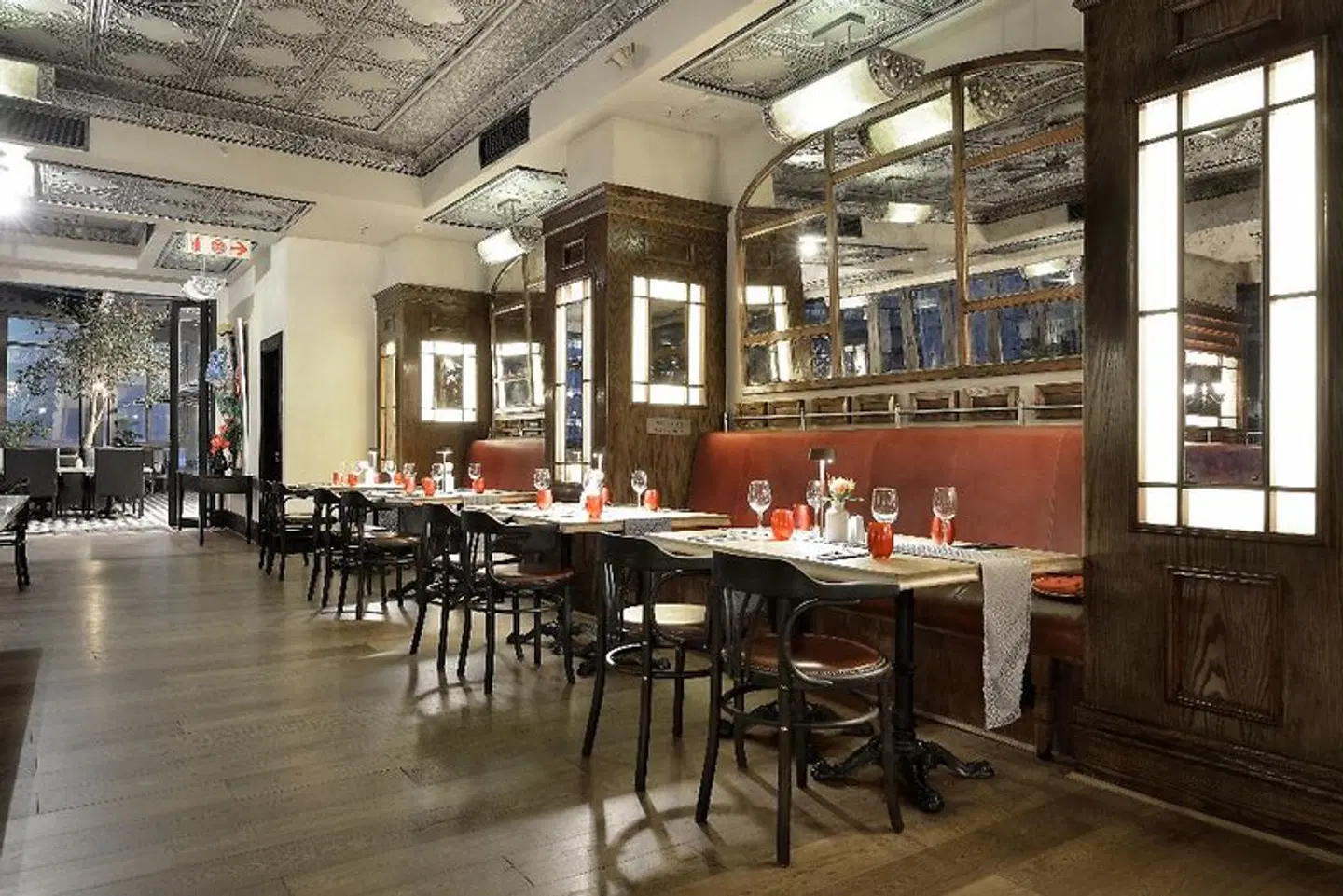 DaVinci Hotel and Suites Bar