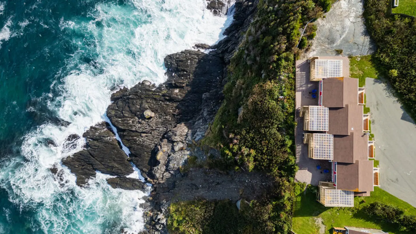 Cliffs Edge Retreat LANDSCAPE