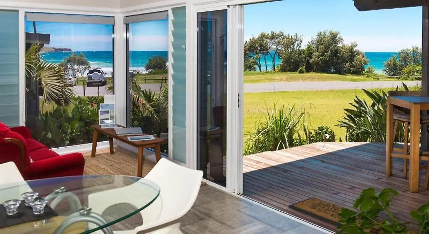 ArtHOUSE Beachfront Accommodation Terrasse