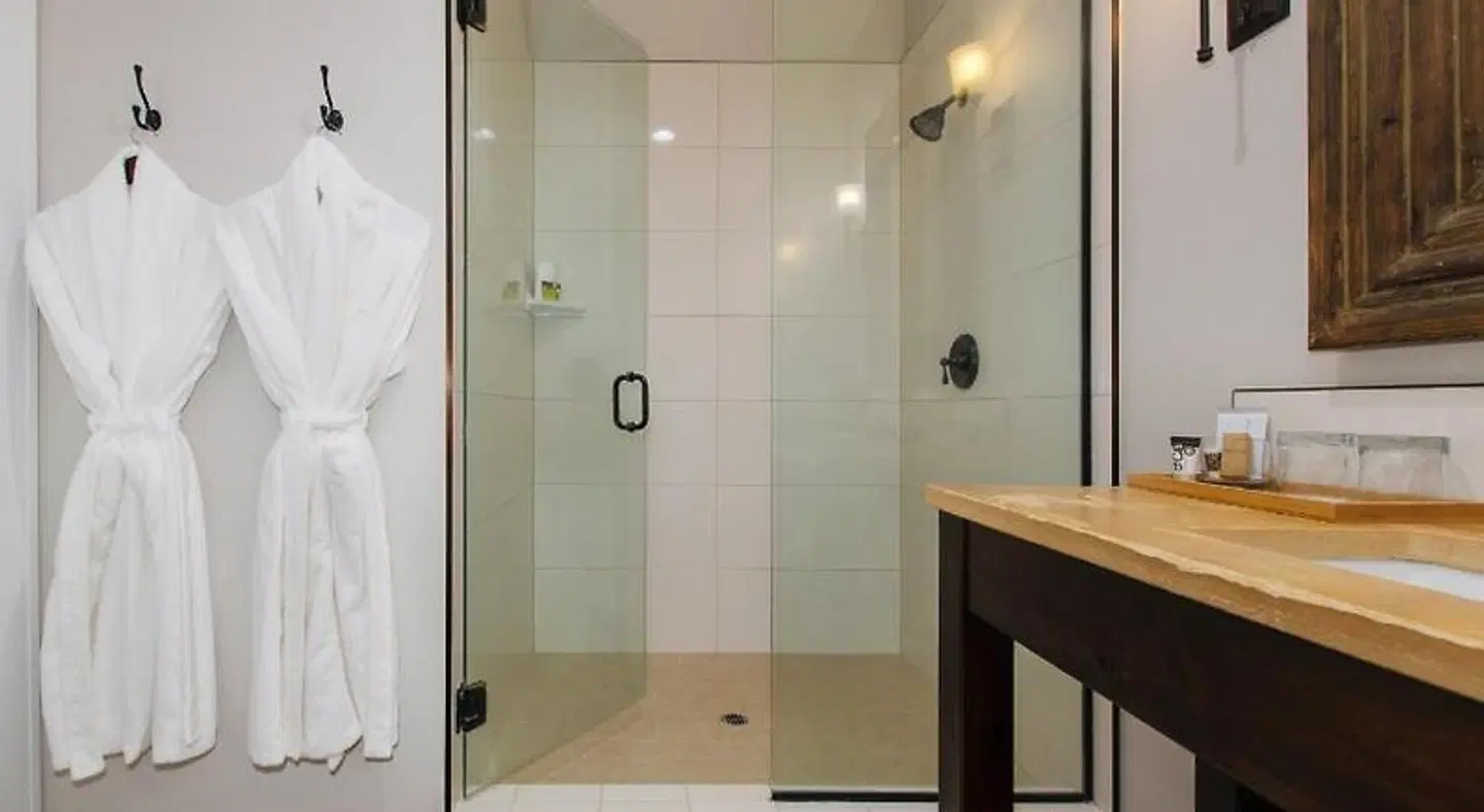 The Dundee - A Trace Hotel Badezimmer