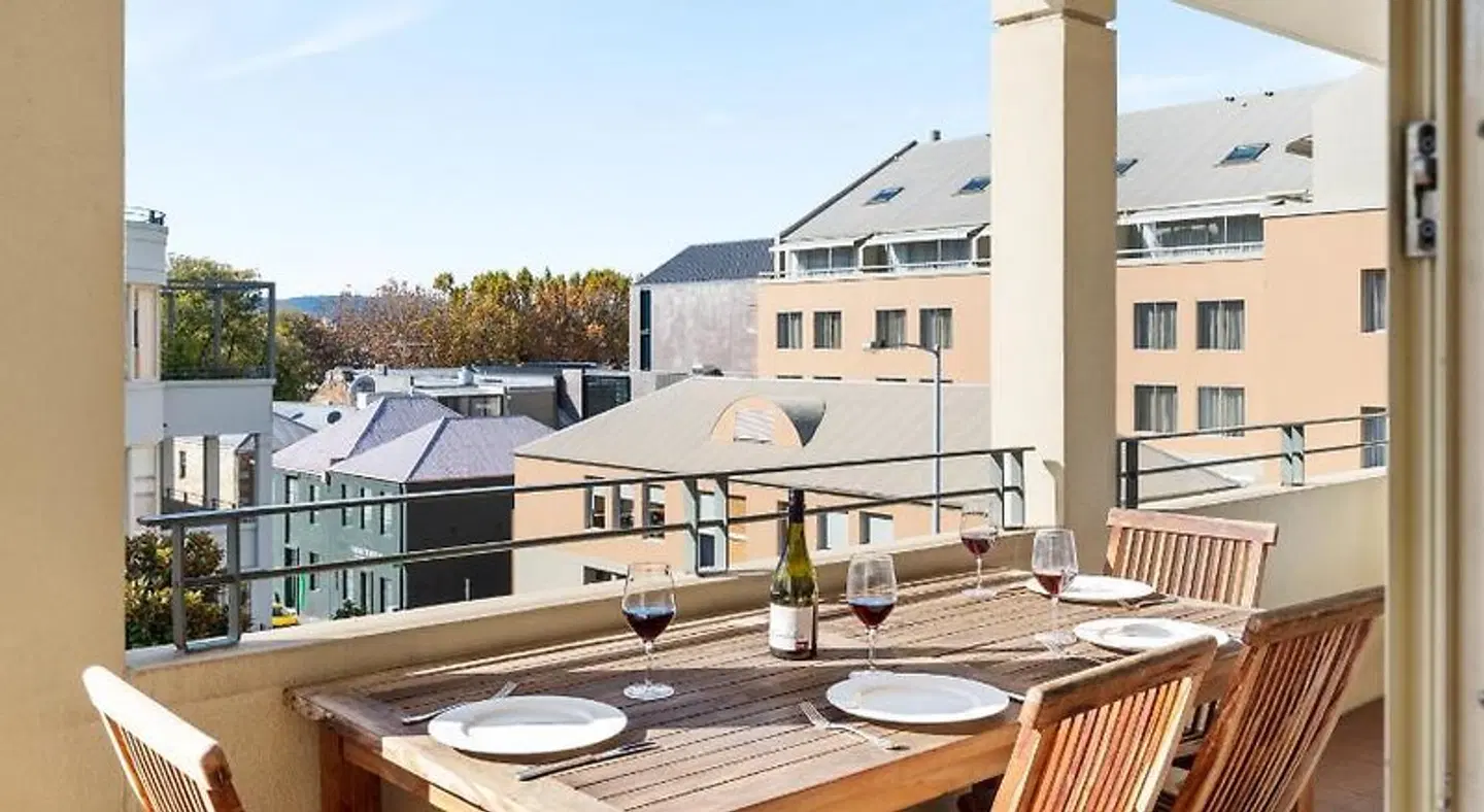 Jenatt at Salamanca Apartments Terrasse