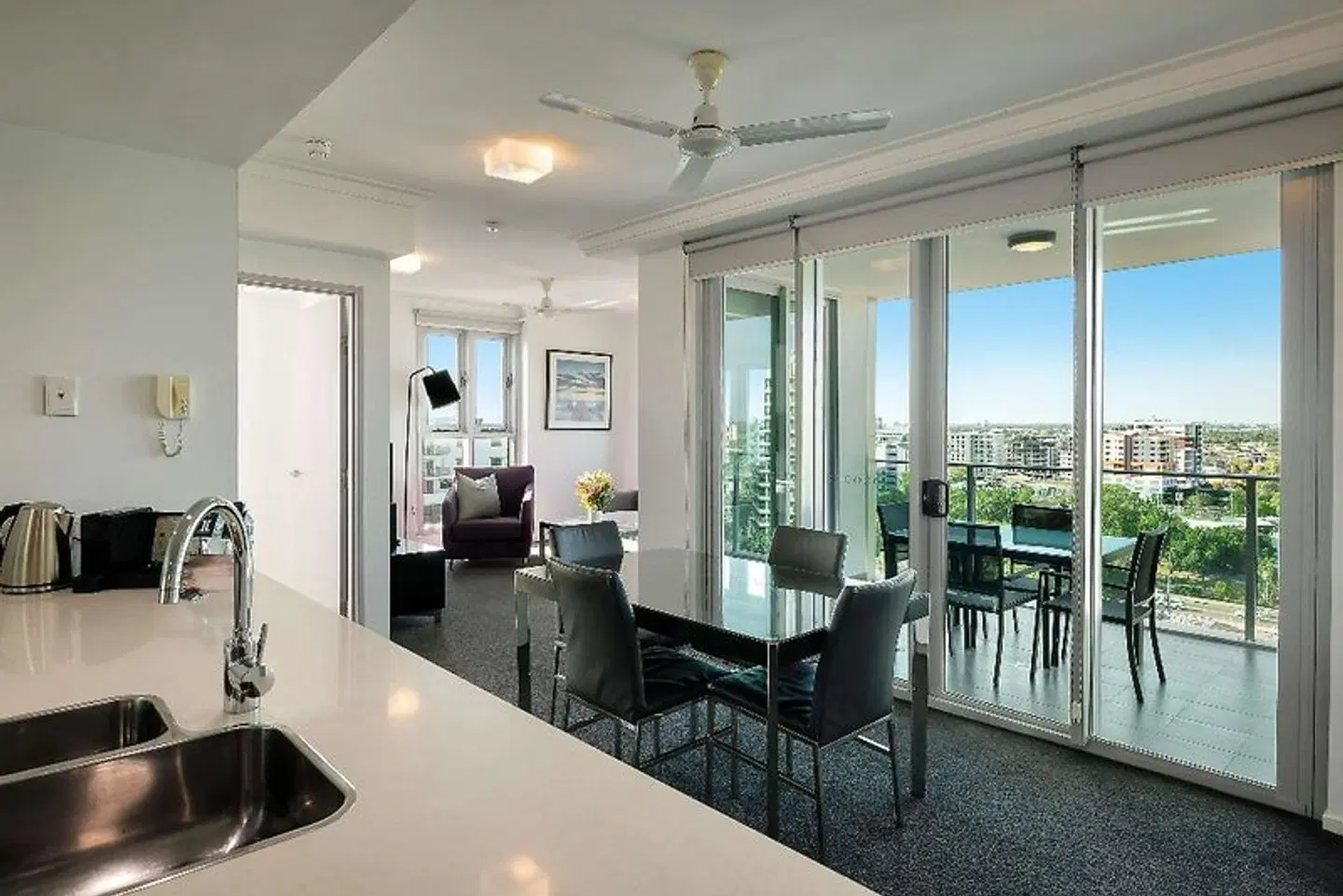 H on Mitchell Apartment Hotel ROOM_EXAMPLE