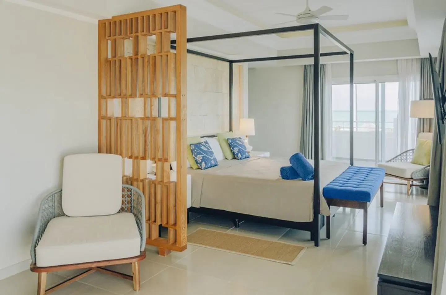 Coral Esmeralda ROOM_EXAMPLE