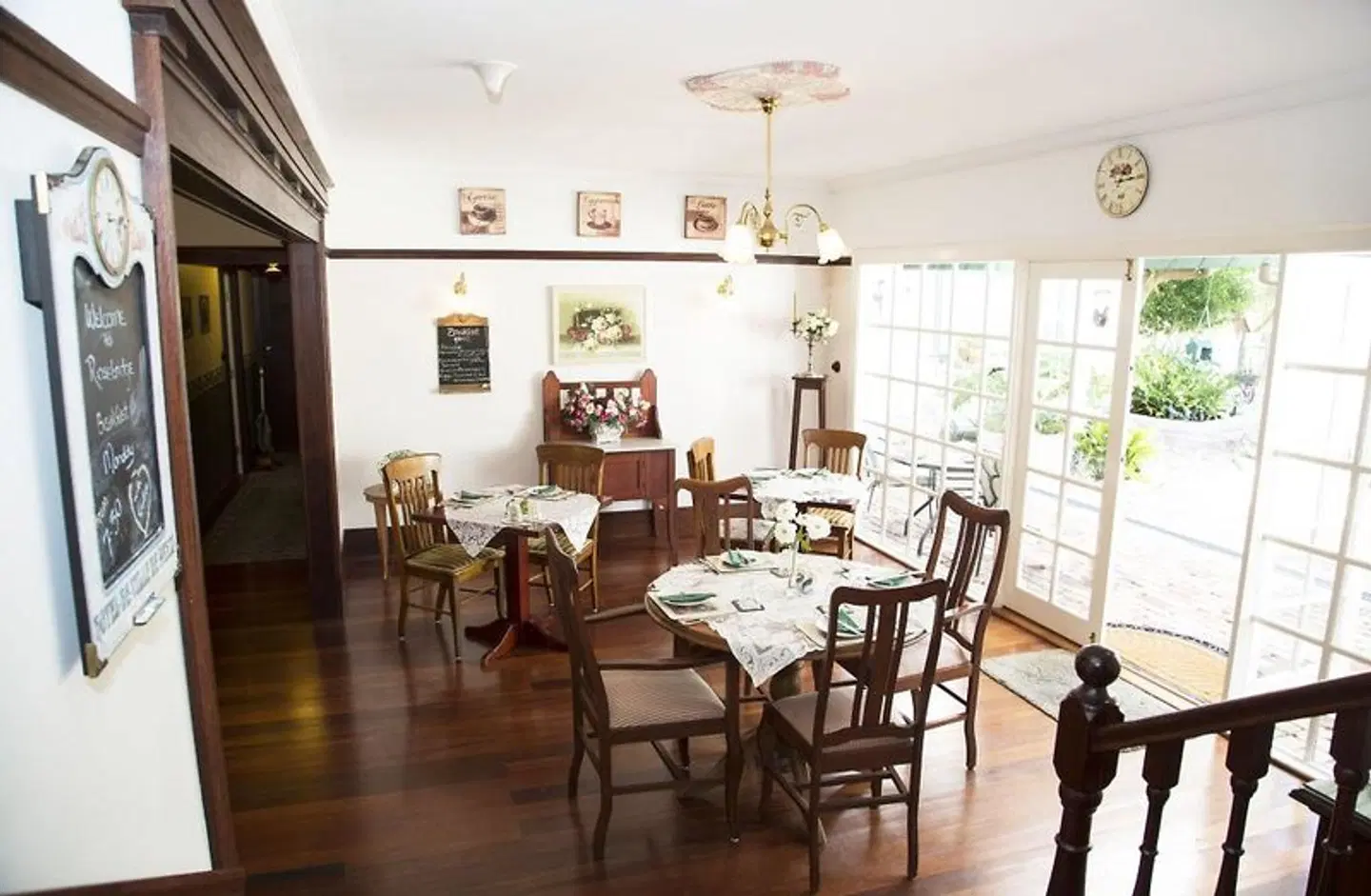 Rosebridge House Bed & Breakfast Restaurant