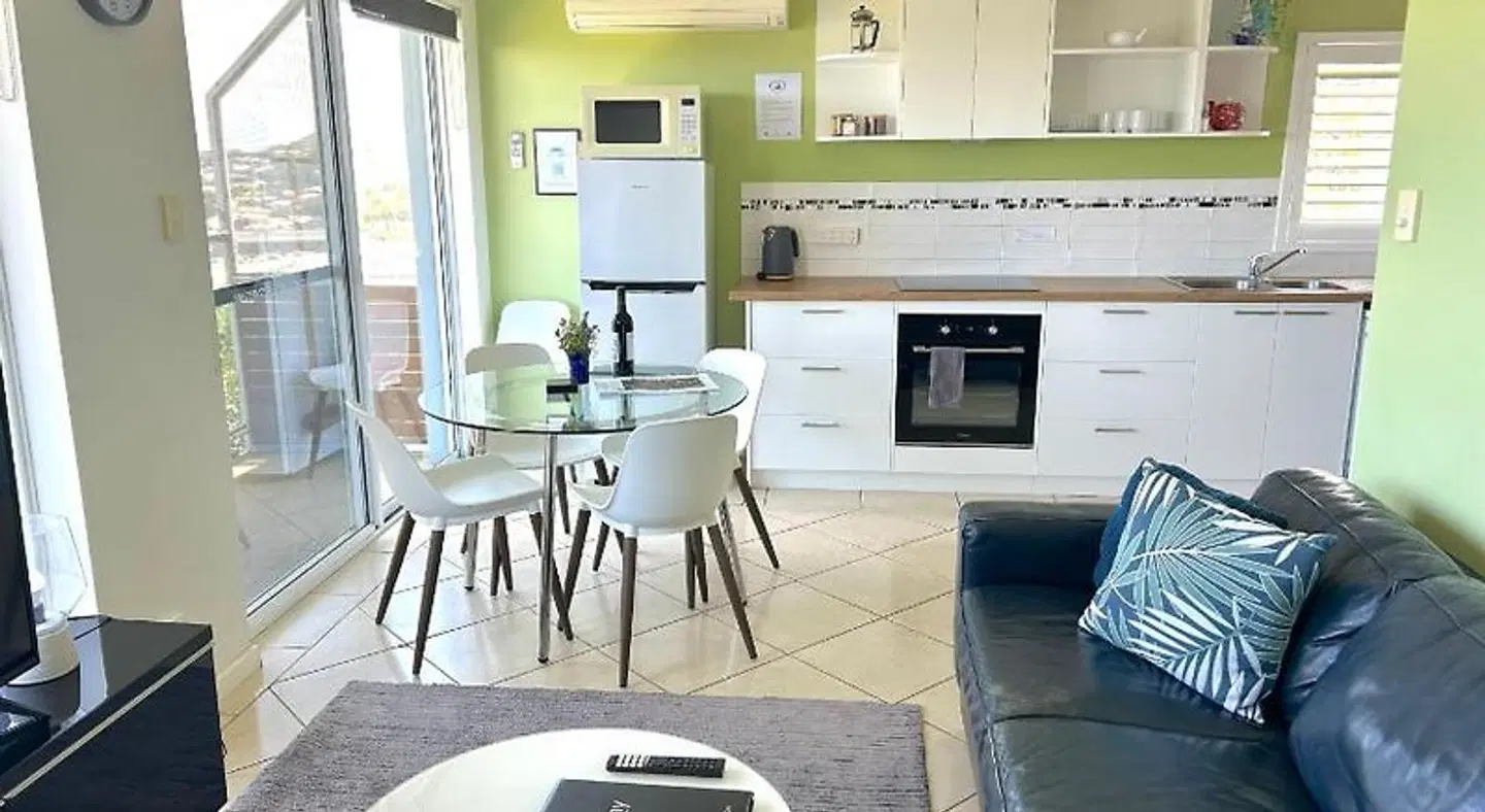 Albany Harbourside Apartments And Houses Bar