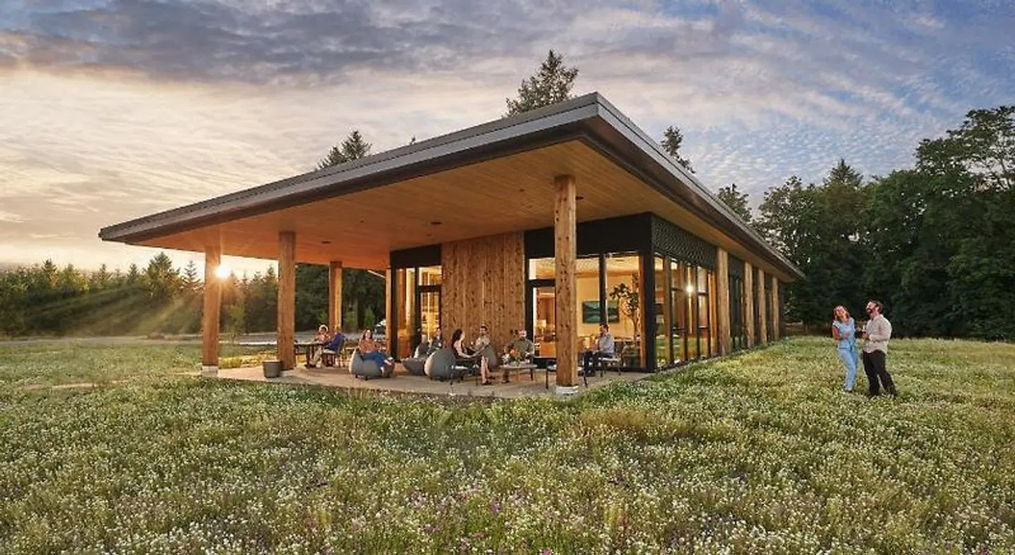 Inn the Ground EXTERIOR