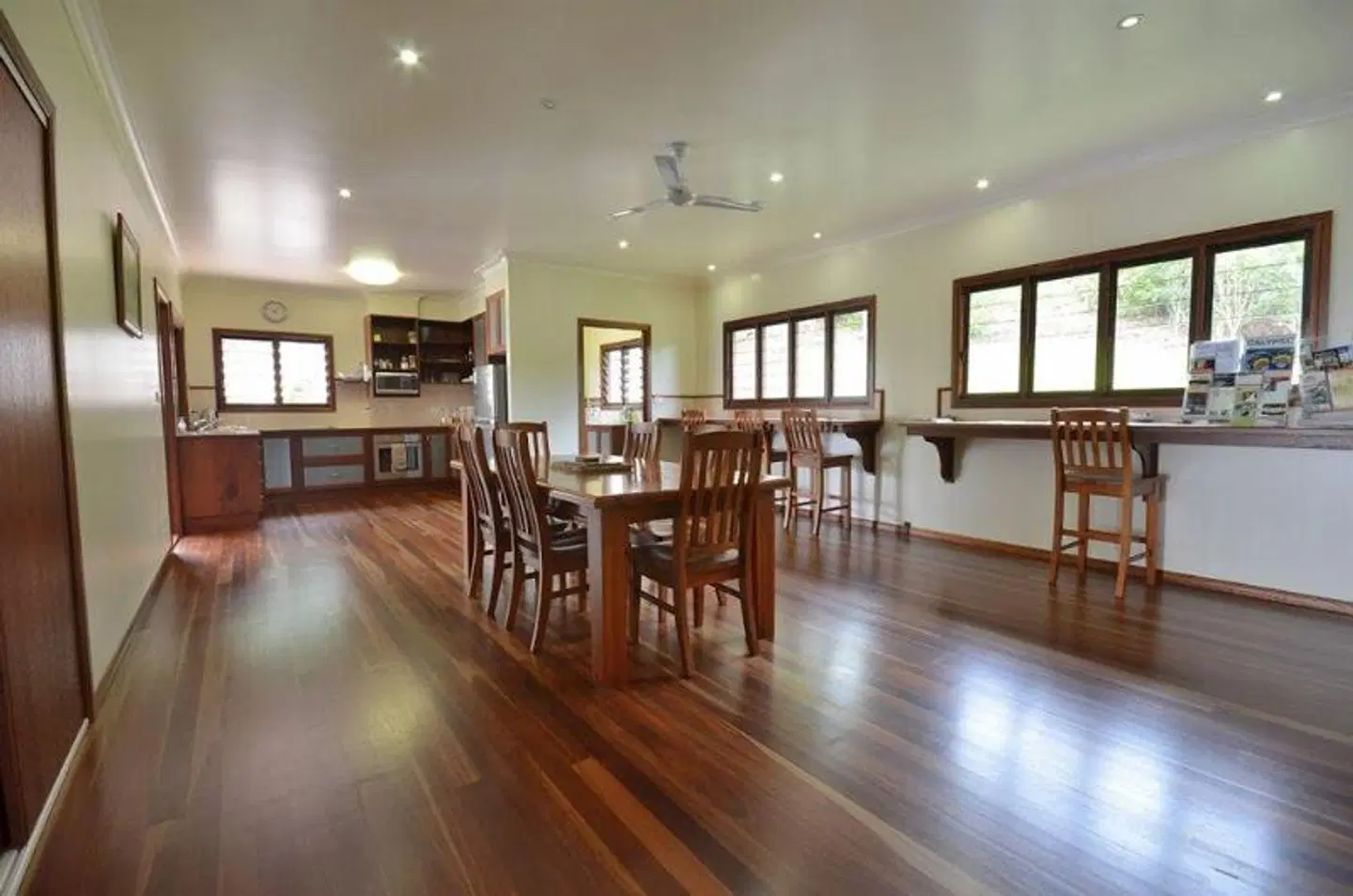 The Summit Bed & Breakfast Bar