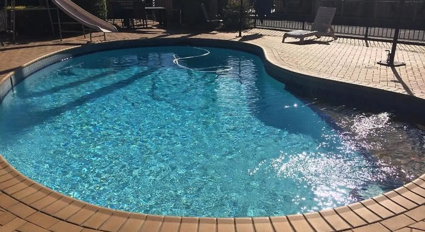 James Street Motor Inn OUTDOOR_POOL