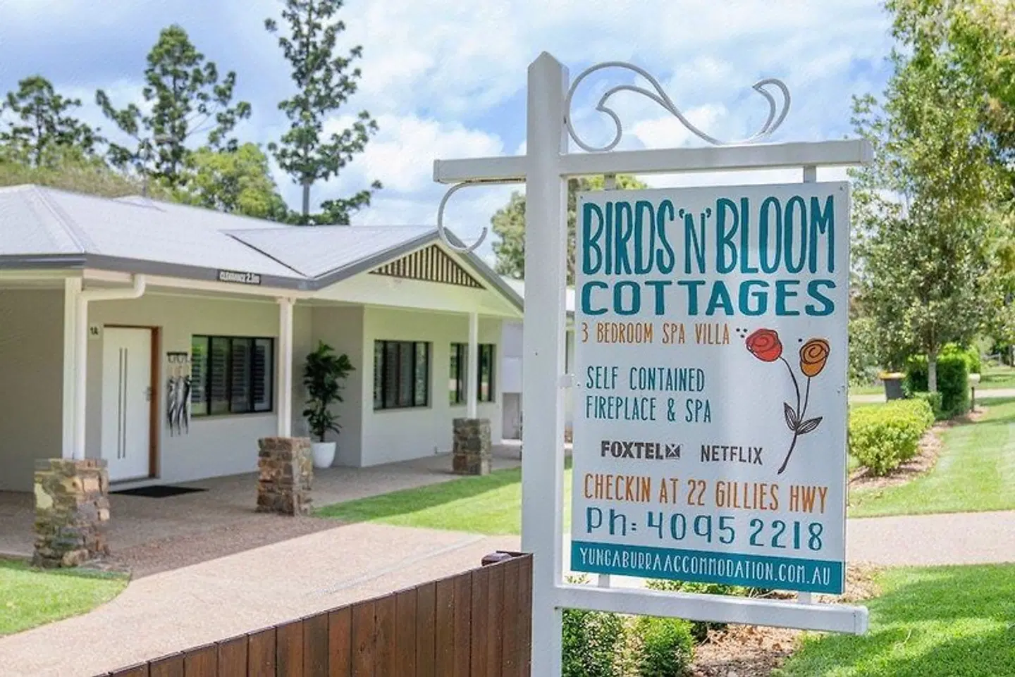 Birds 'n' Bloom Cottages EXTERIOR