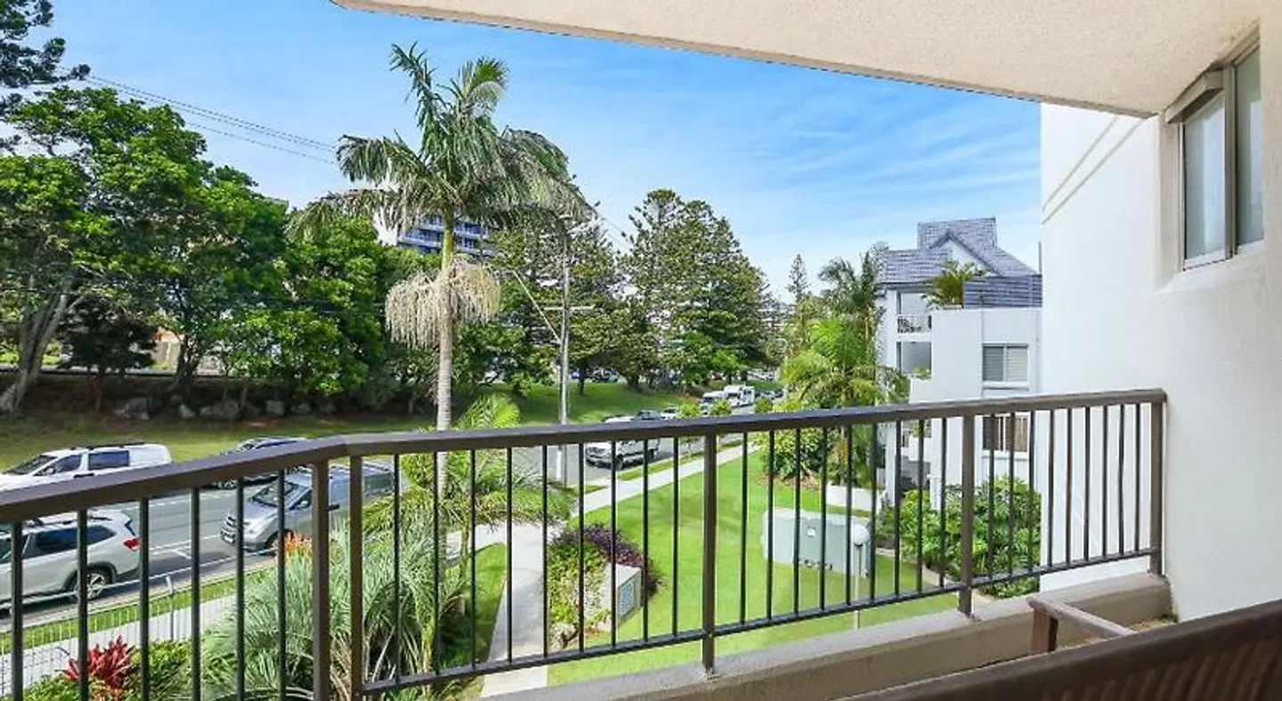 Rainbow Commodore Apartments EXTERIOR