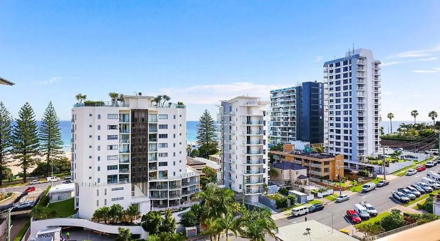 Rainbow Commodore Apartments EXTERIOR