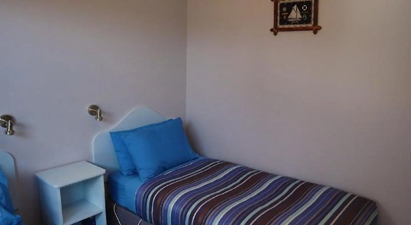 Strahan Bungalows ROOM_EXAMPLE