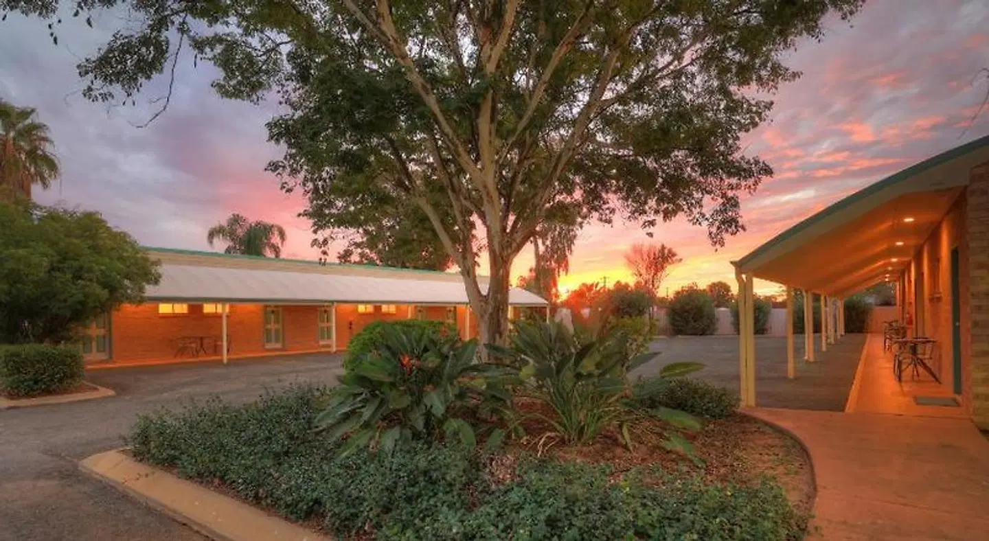 Mulga Country Motor Inn EXTERIOR