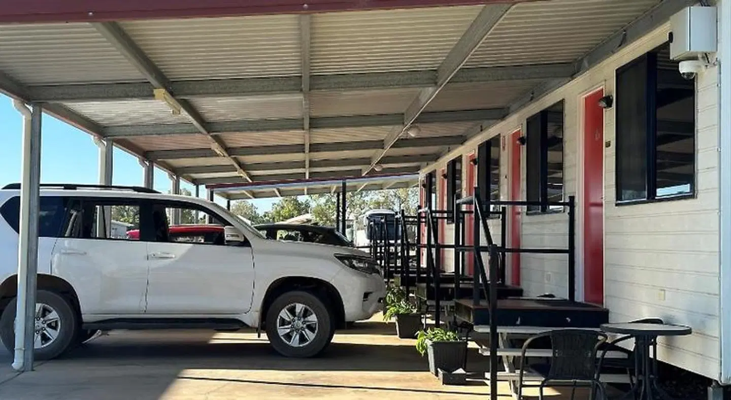 Winton Outback Motel Terrasse