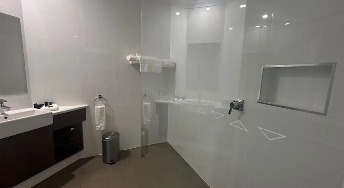 Young Federation Motor Inn Badezimmer