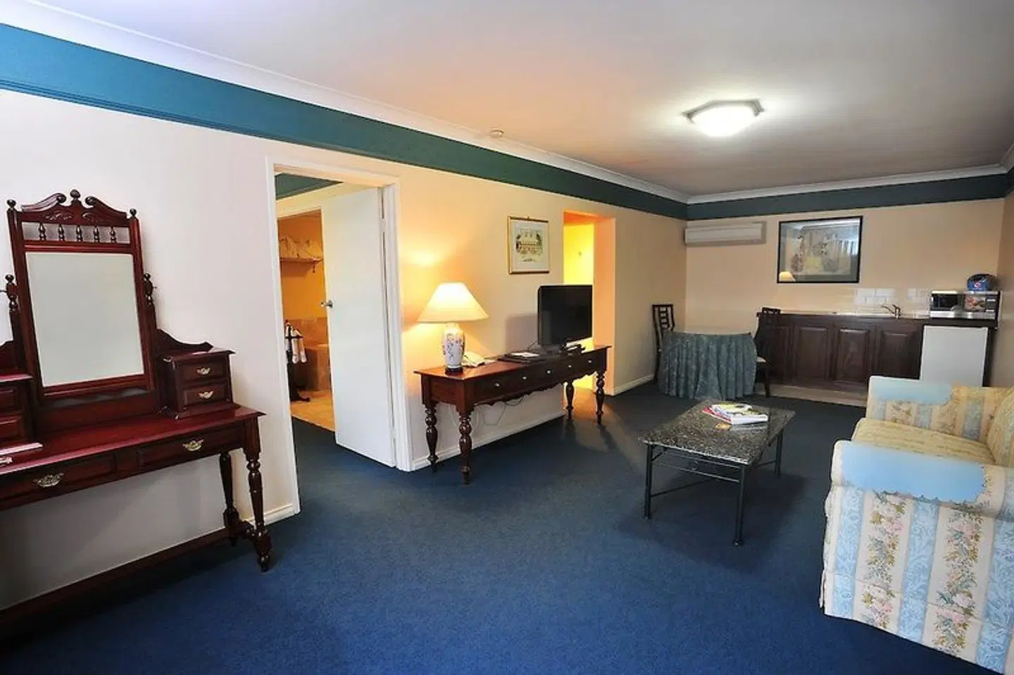 Clifton Motel & Grittleton Lodge ROOM_EXAMPLE