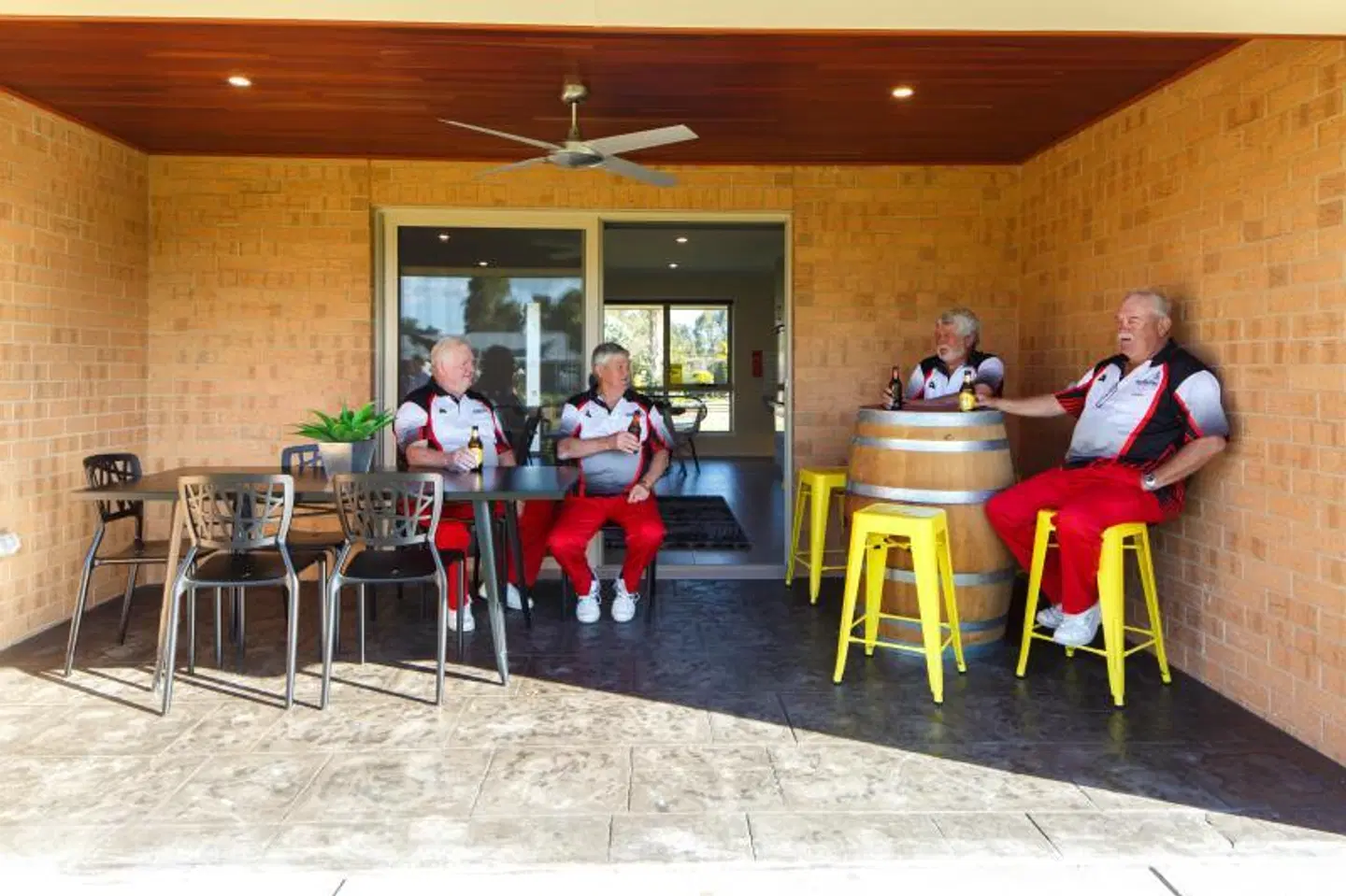 Howlong Golf Resort Bar