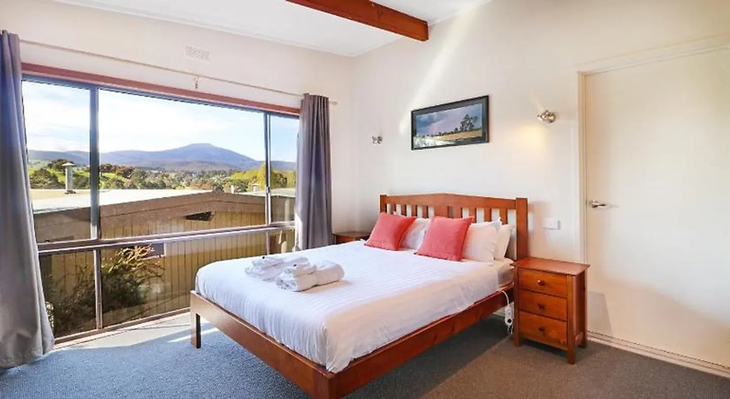 Off Mountain Accommodation ROOM_EXAMPLE