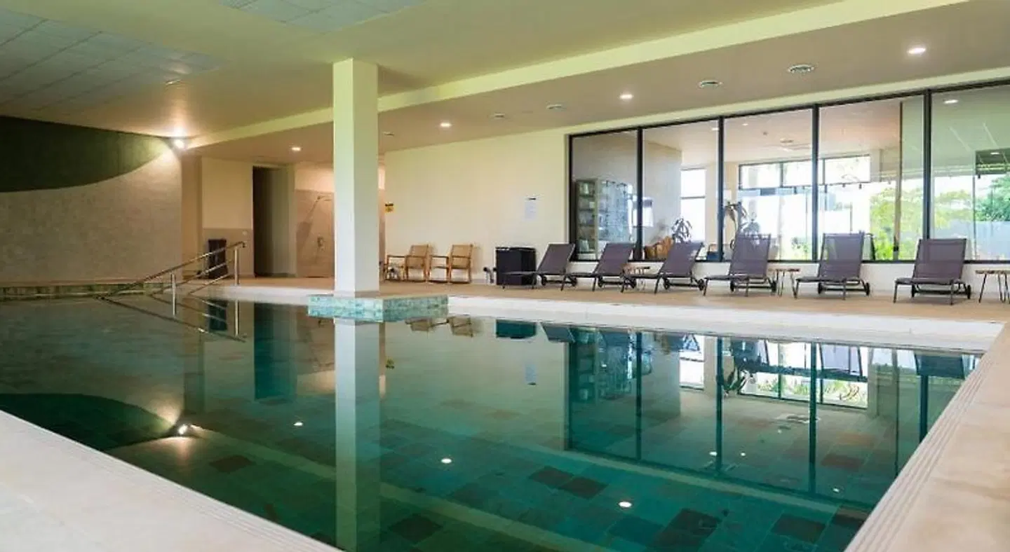 Royal Green Wellness Resort Hallenbad