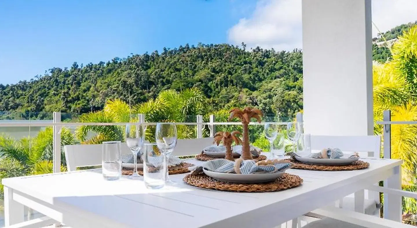 Airlie Summit Apartments Terrasse