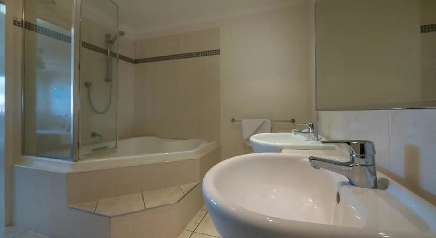 The Village at Burleigh Heads Badezimmer
