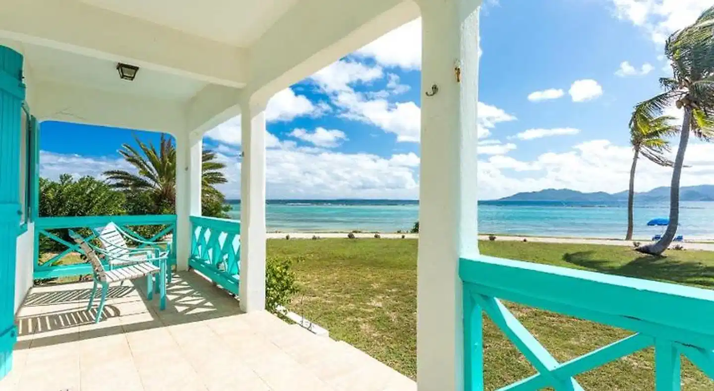 Coralito Bay Suites & Villas Terrasse